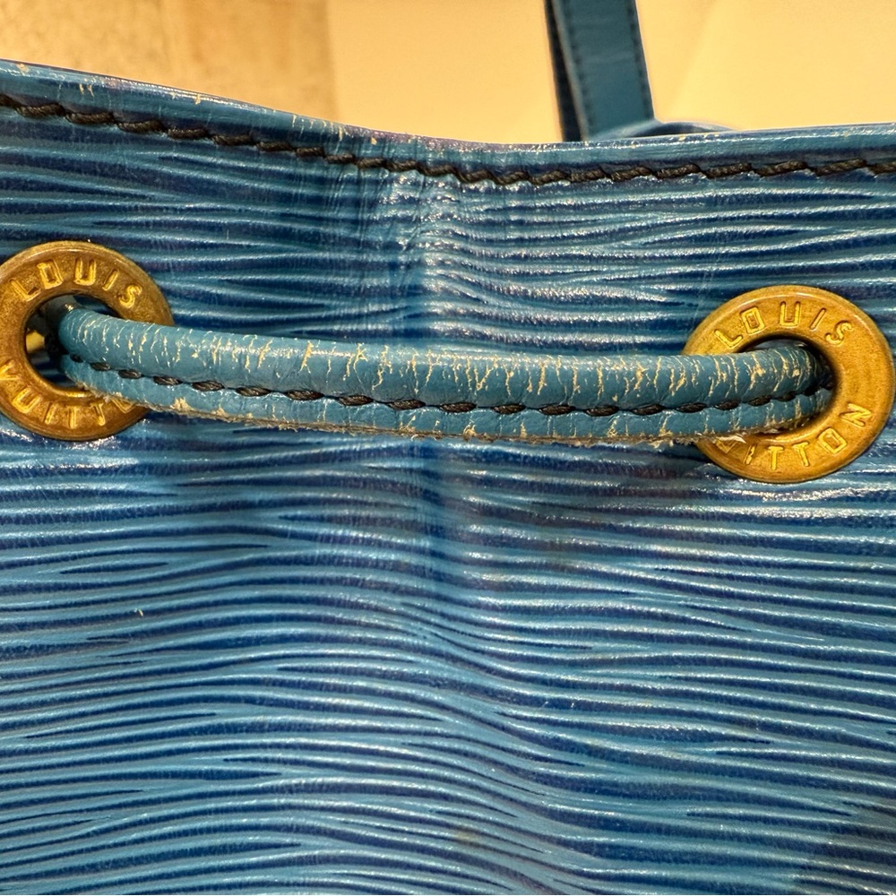 Louis Vuitton EUC Vintage Epi Leather Blue Shoulder Bag - Picture 7 of 12